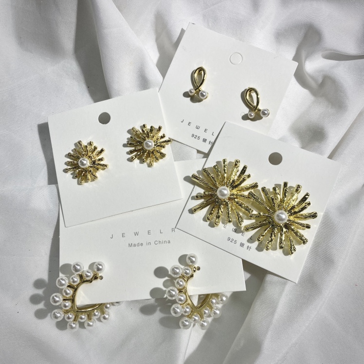 Sunflower personalized stud earrings in European and American style Application Scenario