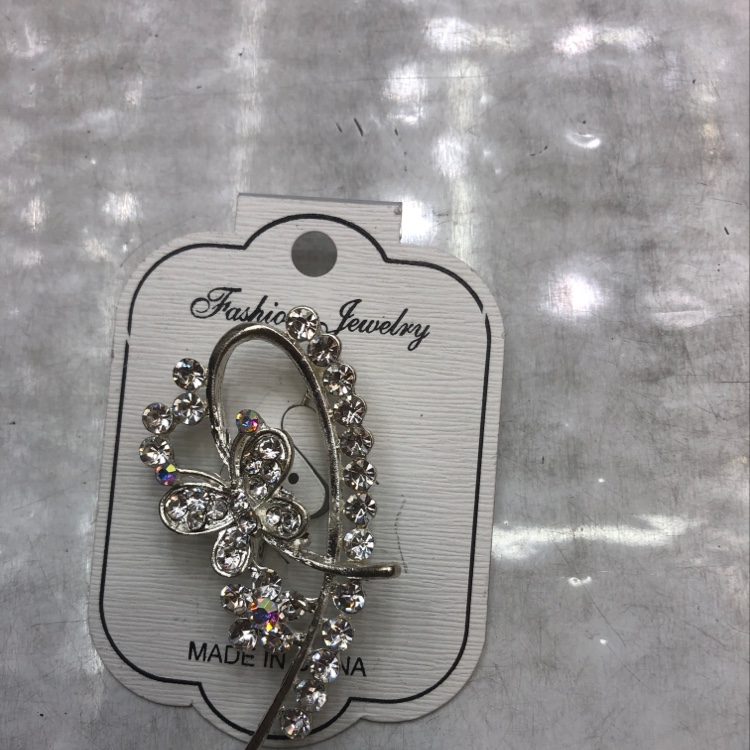 30 brooch thumbnail