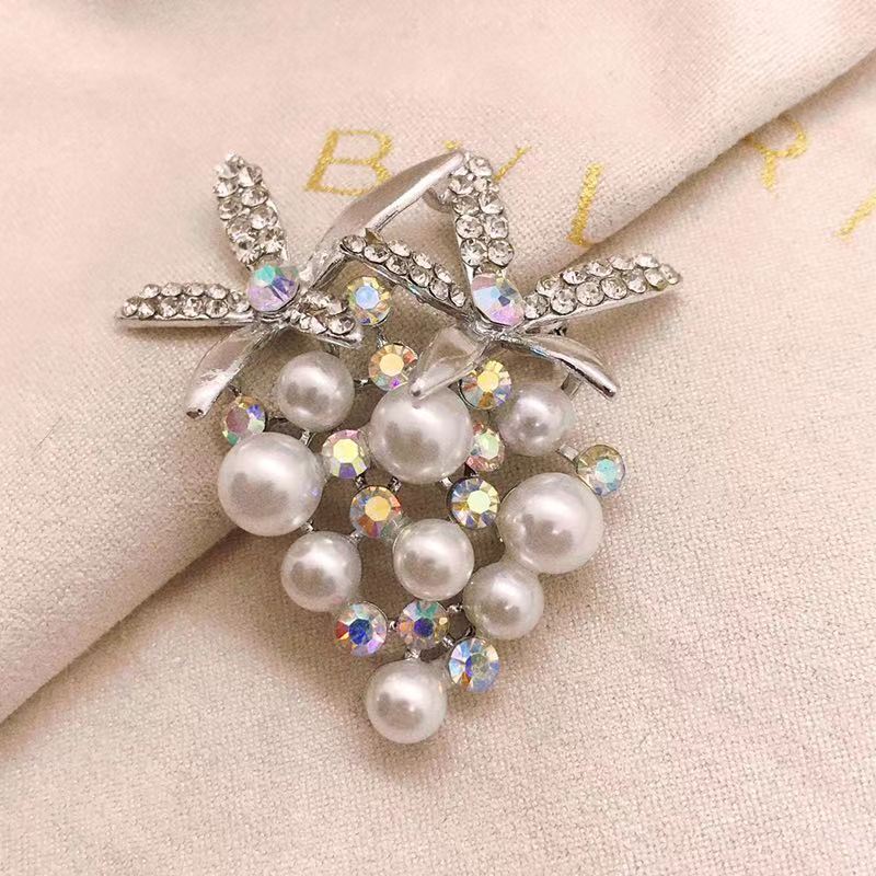Noble pearl rhinestone brooch for women