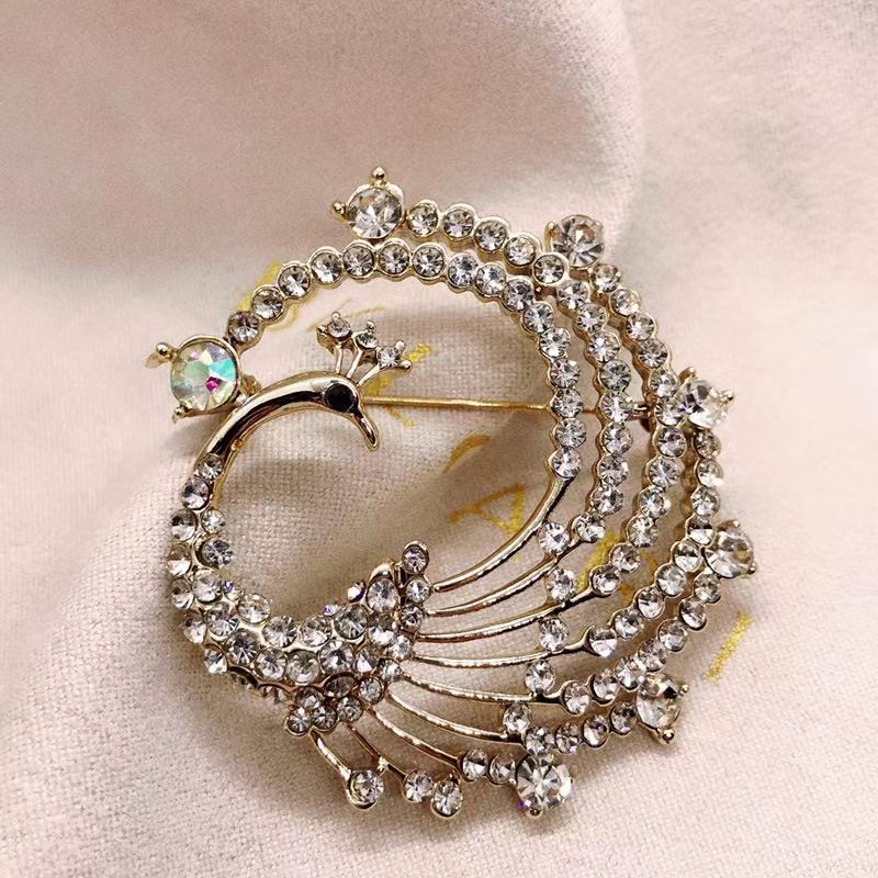 Peacock premium brooch
