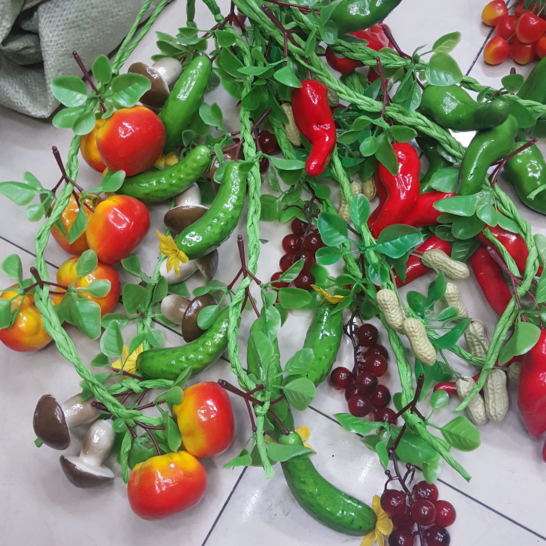 Simulated skewers, simulated fruit skewers, vegetable skewers, fruit skewers