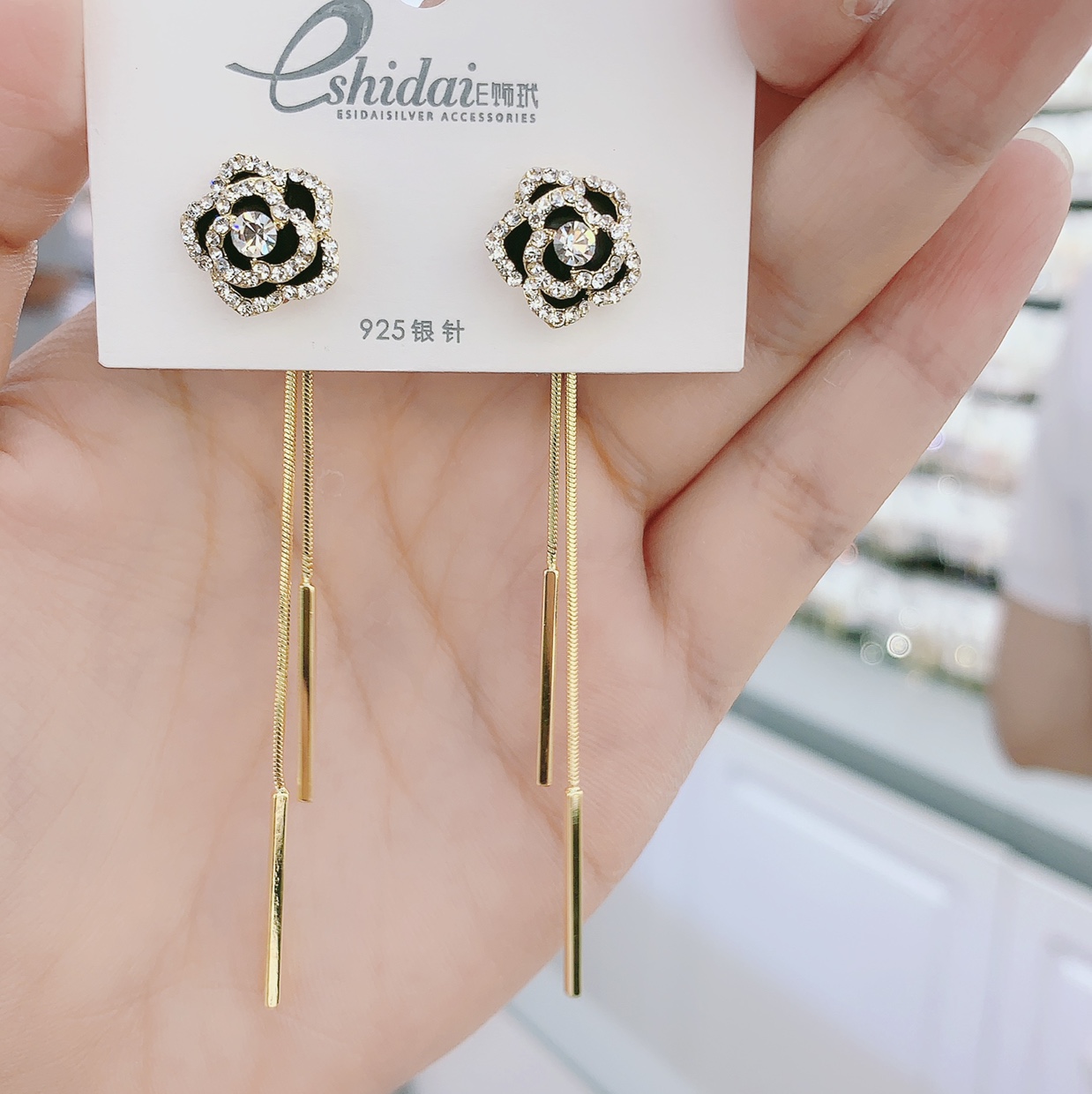 Camellia pearl earrings and earrings wholesale, one flower style with two pairs of stud earrings details Picture