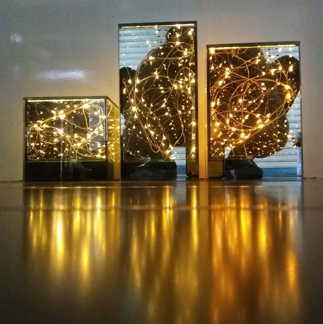 While the glass lamp b thumbnail