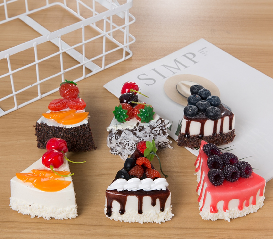 Triangle cake fridge magnet