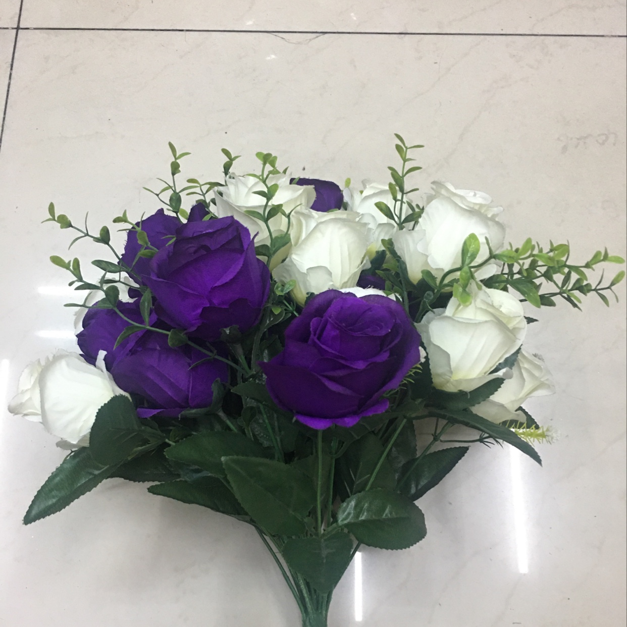 Twenty-four two-color roses thumbnail