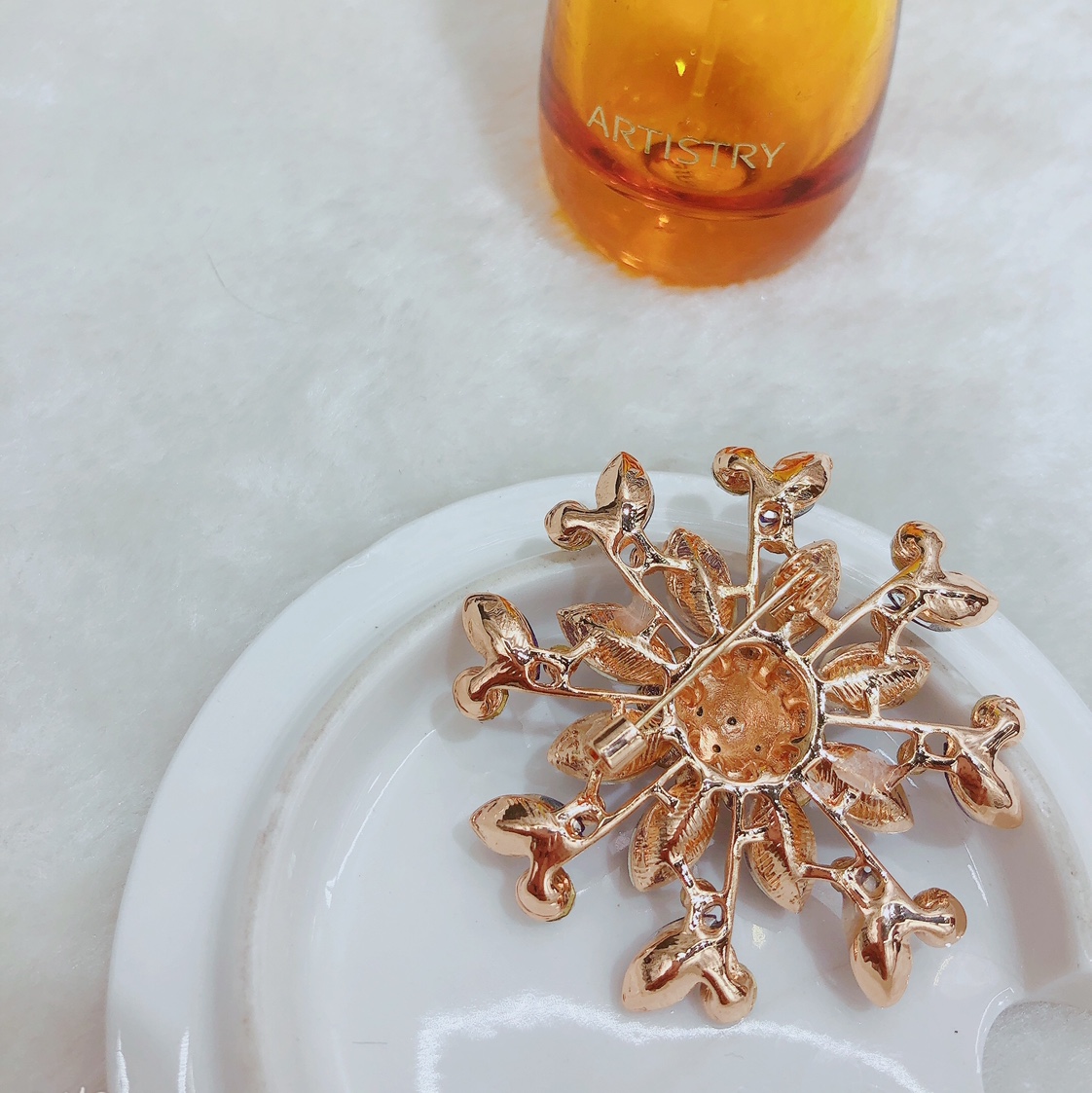High-end rhinestone brooch, women's corsage, anti-exposure pin, sweater coat, decorative cardigan - Yingying -0234 details Picture
