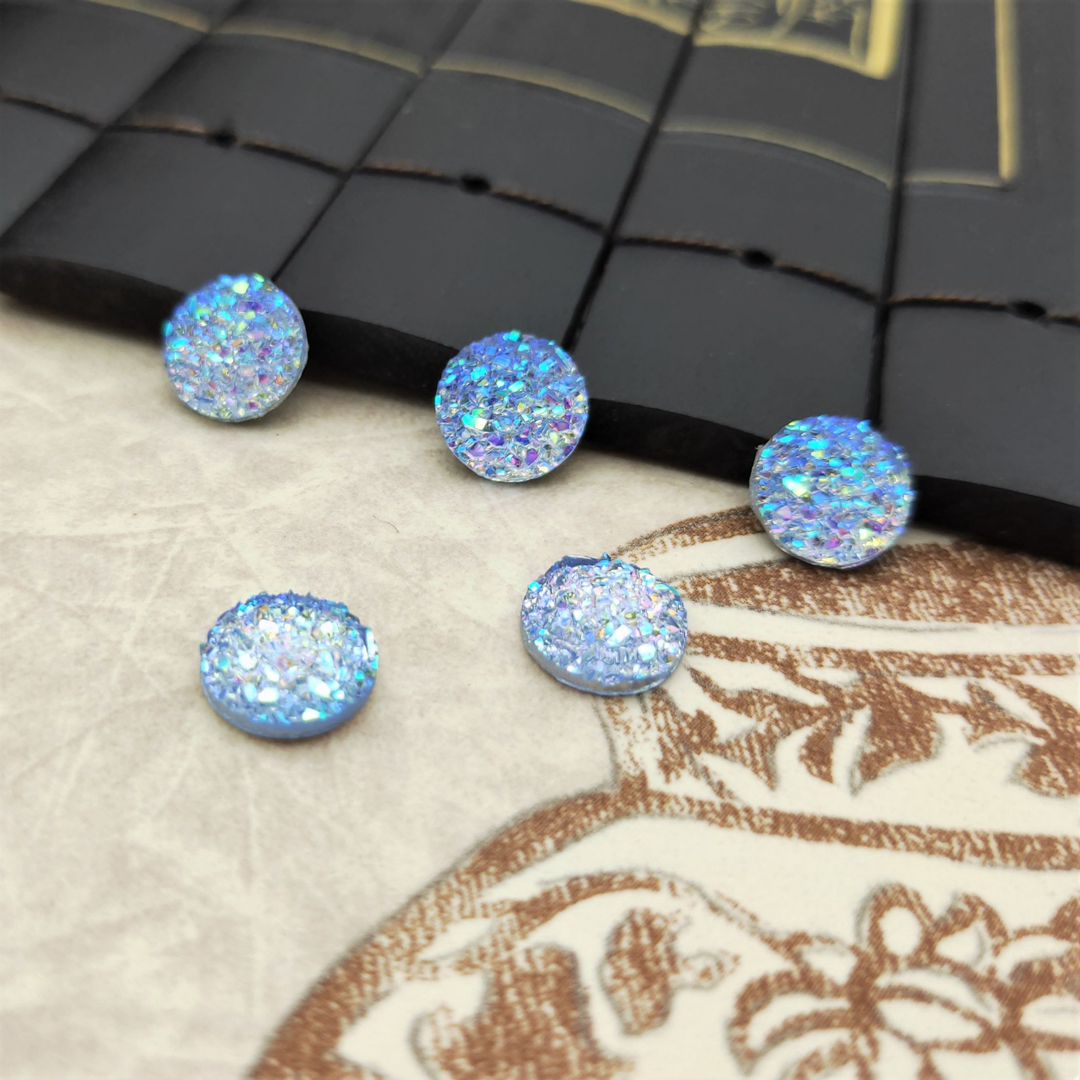New 10mm round resin starry diamond mineral surface patch concave-convex stud necklace diy accessory Application Scenario