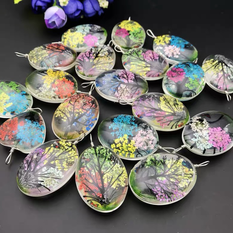 Dried flower pendant thumbnail