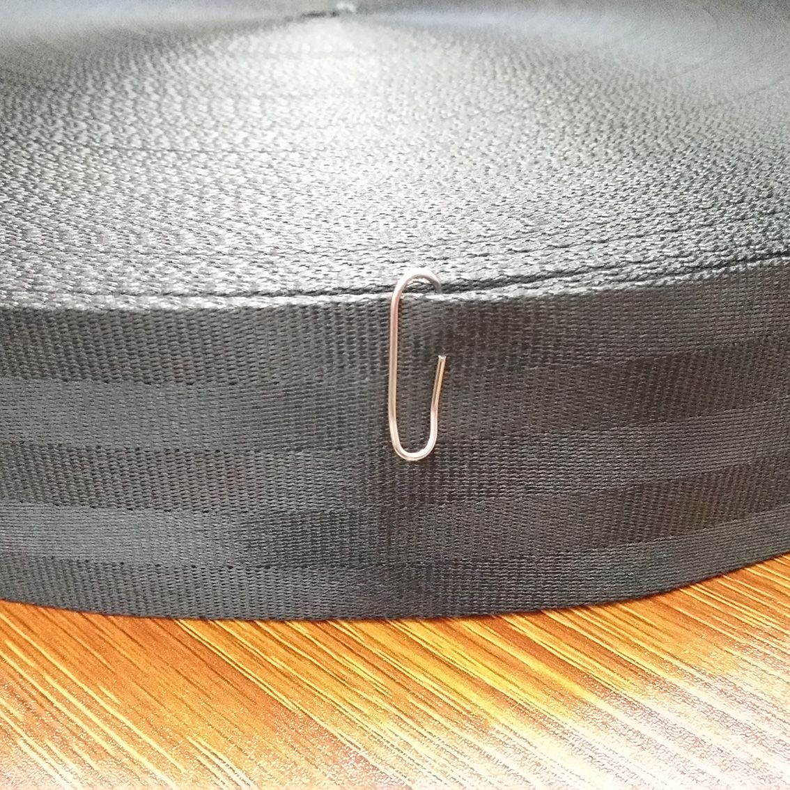 Factory direct sales of 5cm grey 5-striped safety belt webbing. Large stock available. Bulk sales of children's car safety belts