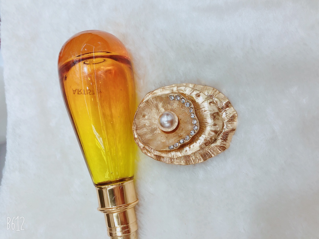 Manufacturer sells fashionable temperament dumb gold brooch brooch female suit jacket sweater coat brooch Korea crystal high-grade match is acted the role of article thumbnail
