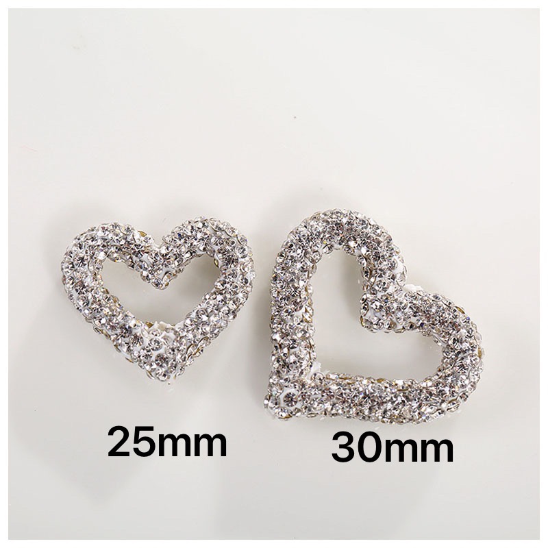 Creative hollowed-out heart accessories made of clay