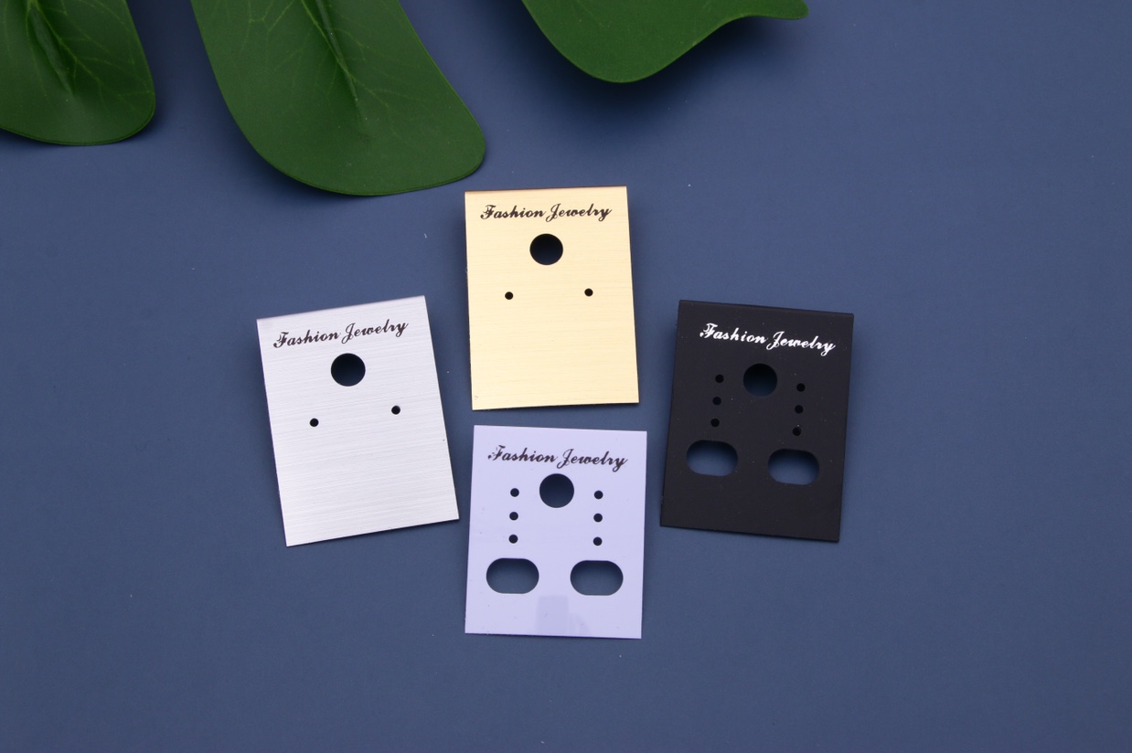 The earring card