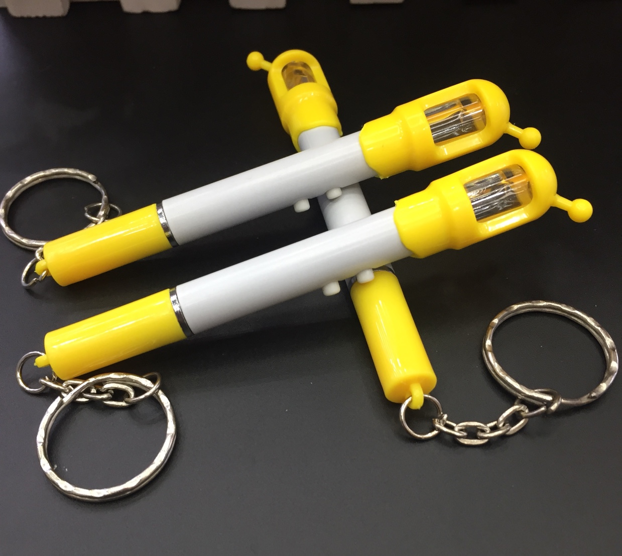 CY-18872-2
机器人多功能激光灯隐形笔细节图