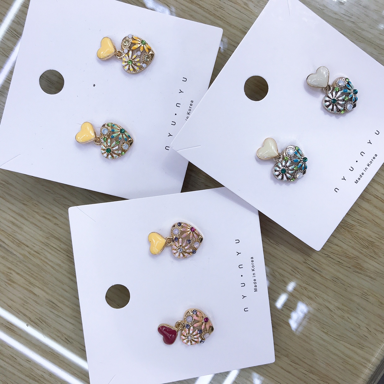 Elegant women 's heart-shaped 💗 earrings, time Korea