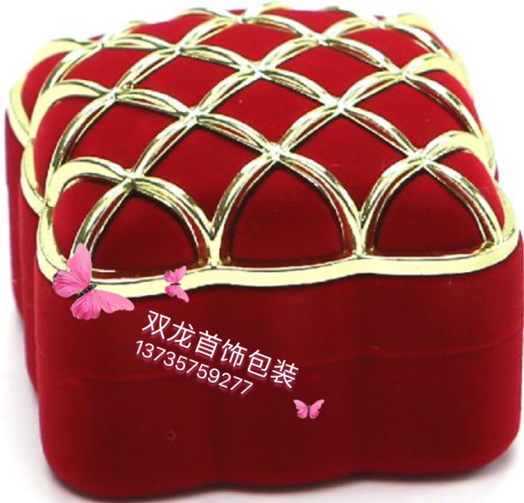 Flocked gold mesh ring box Specification image
