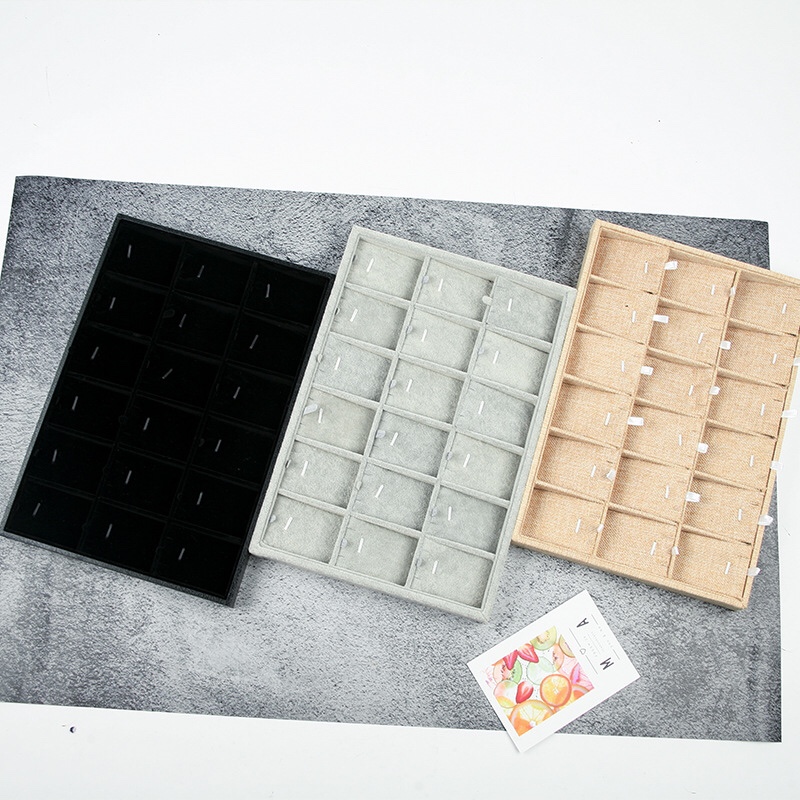 Wholesale high-grade flannelette jewelry display tray pendant ring necklace display tray 18 grid elegant gift box thumbnail