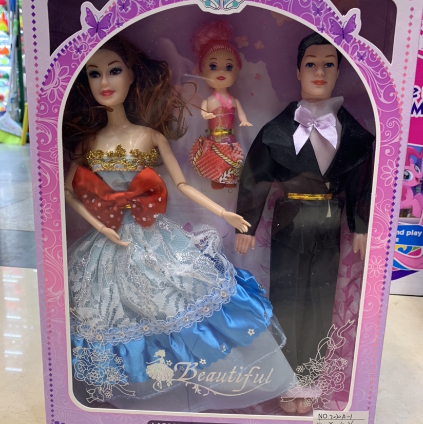 The doll is beautiful. Specification image