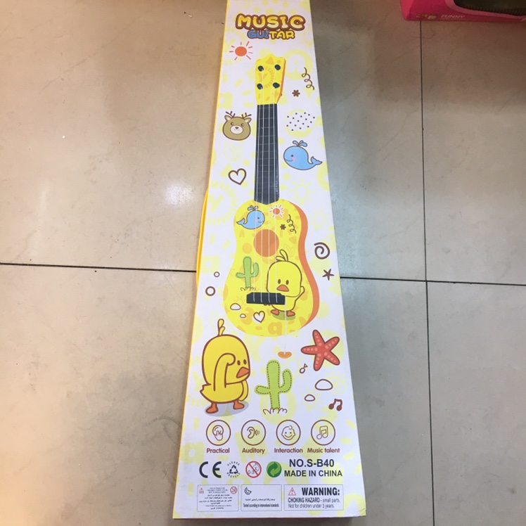 仿真4根钢丝四弦中号可弹奏吉他🎸产品图
