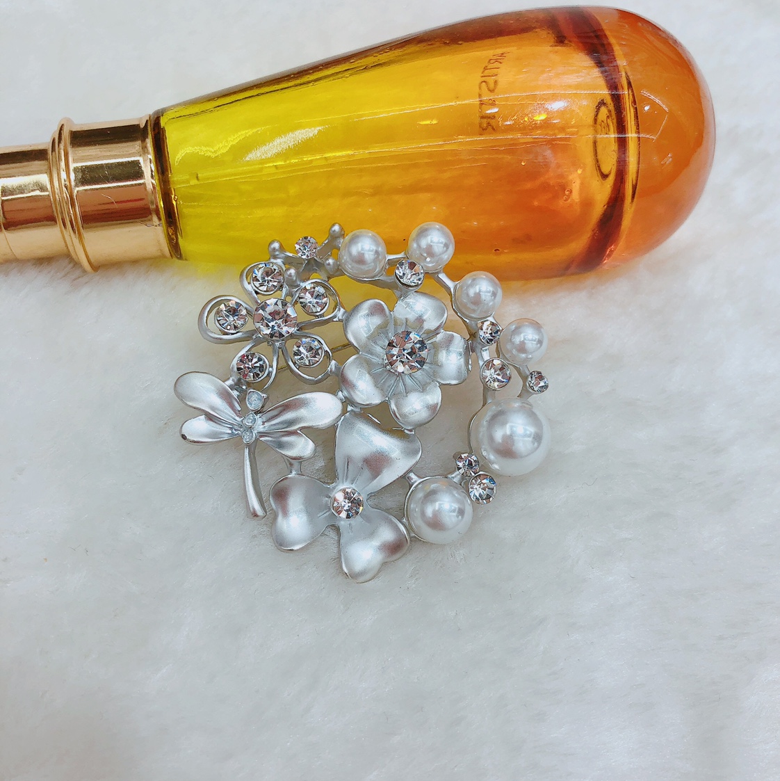 Brooch Brooch female accessories Rhinestone brooch brooch pin buckle Dumb gold gray beaded brooch Korean version accessories shawl scarf scarf thumbnail