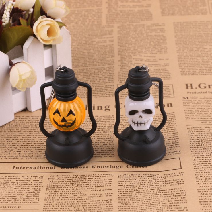 Halloween props, Halloween decorations, Halloween candle-light, illuminated jack-o '-lantern, little jack-o' -lantern