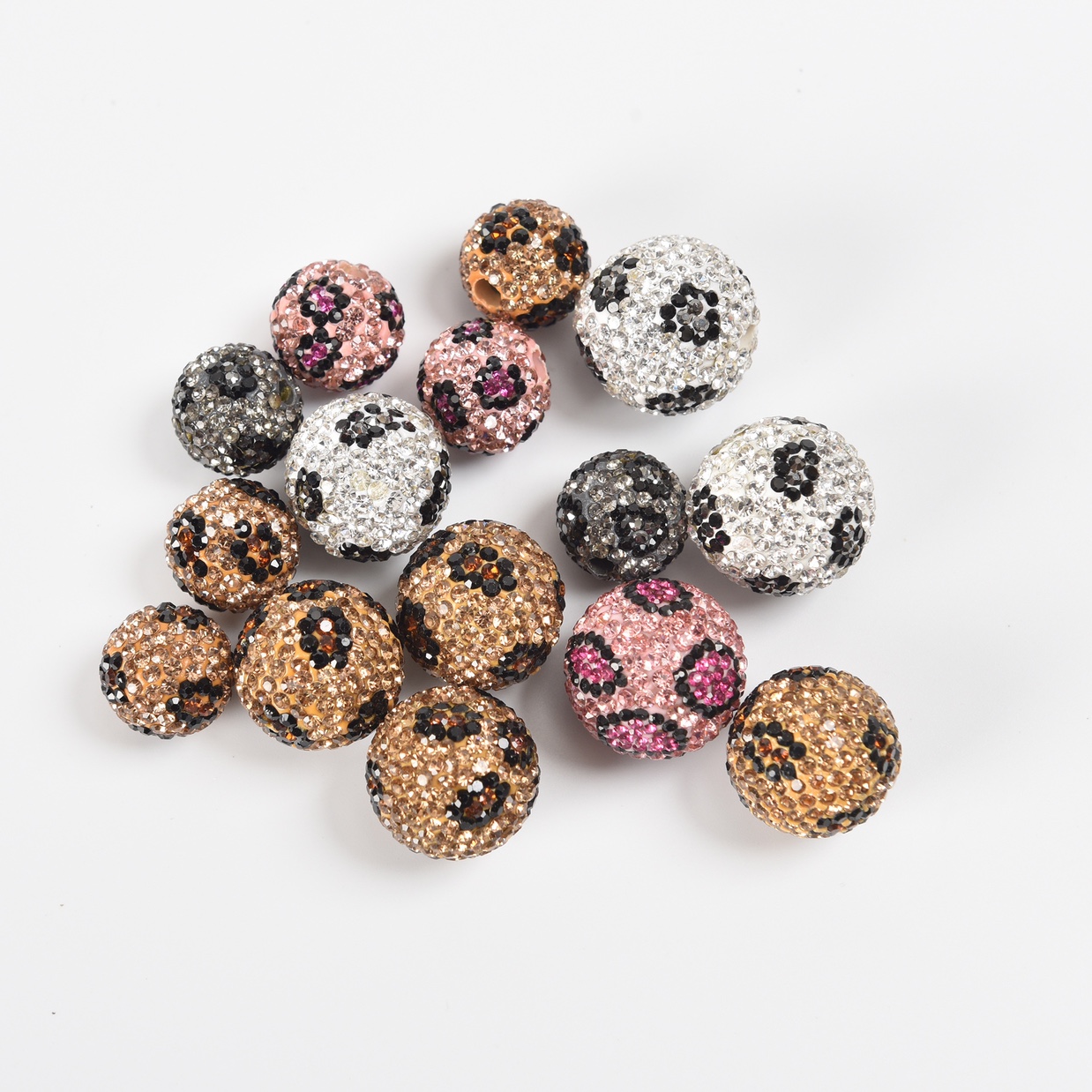 The 16mm leopard-print clay balls come in both large and small holes. details Picture