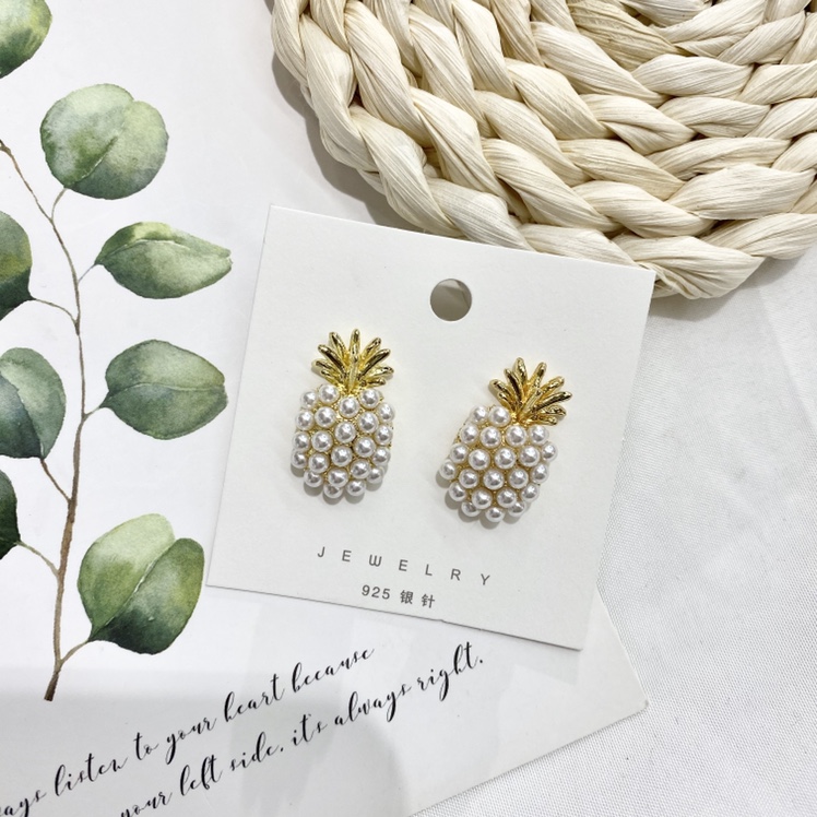 Pineapple pearl earneedle keeps gold color thumbnail