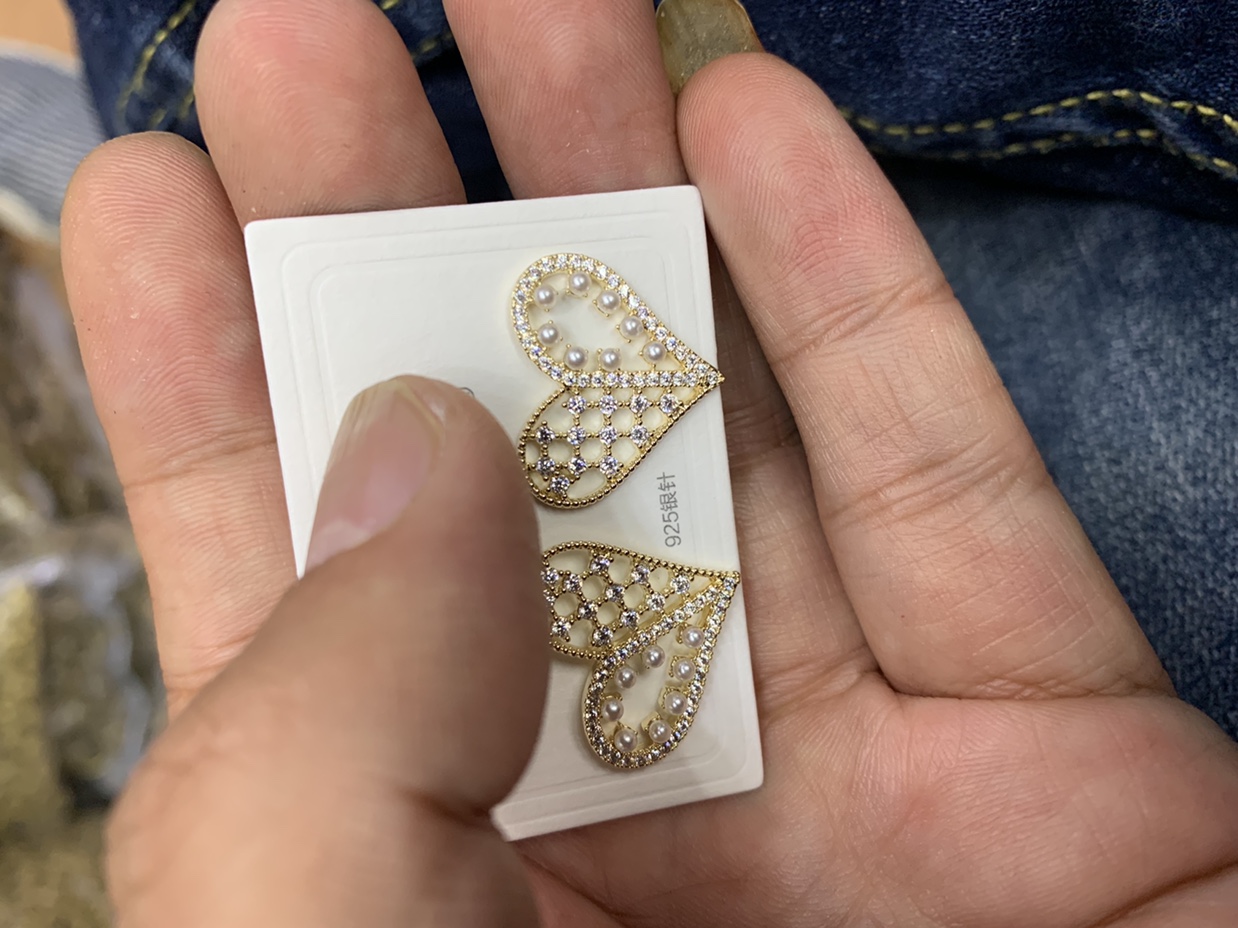 European and American metal earrings