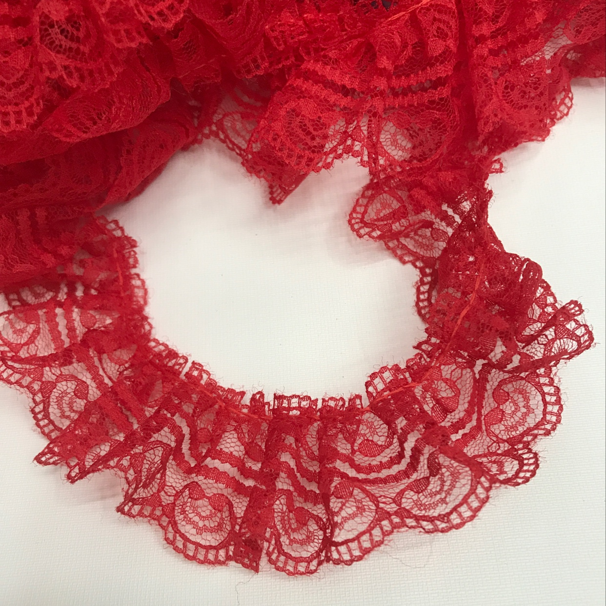 Pleated lace, one stitch on the side, 0.8 one yard, welcome to sample customized. thumbnail