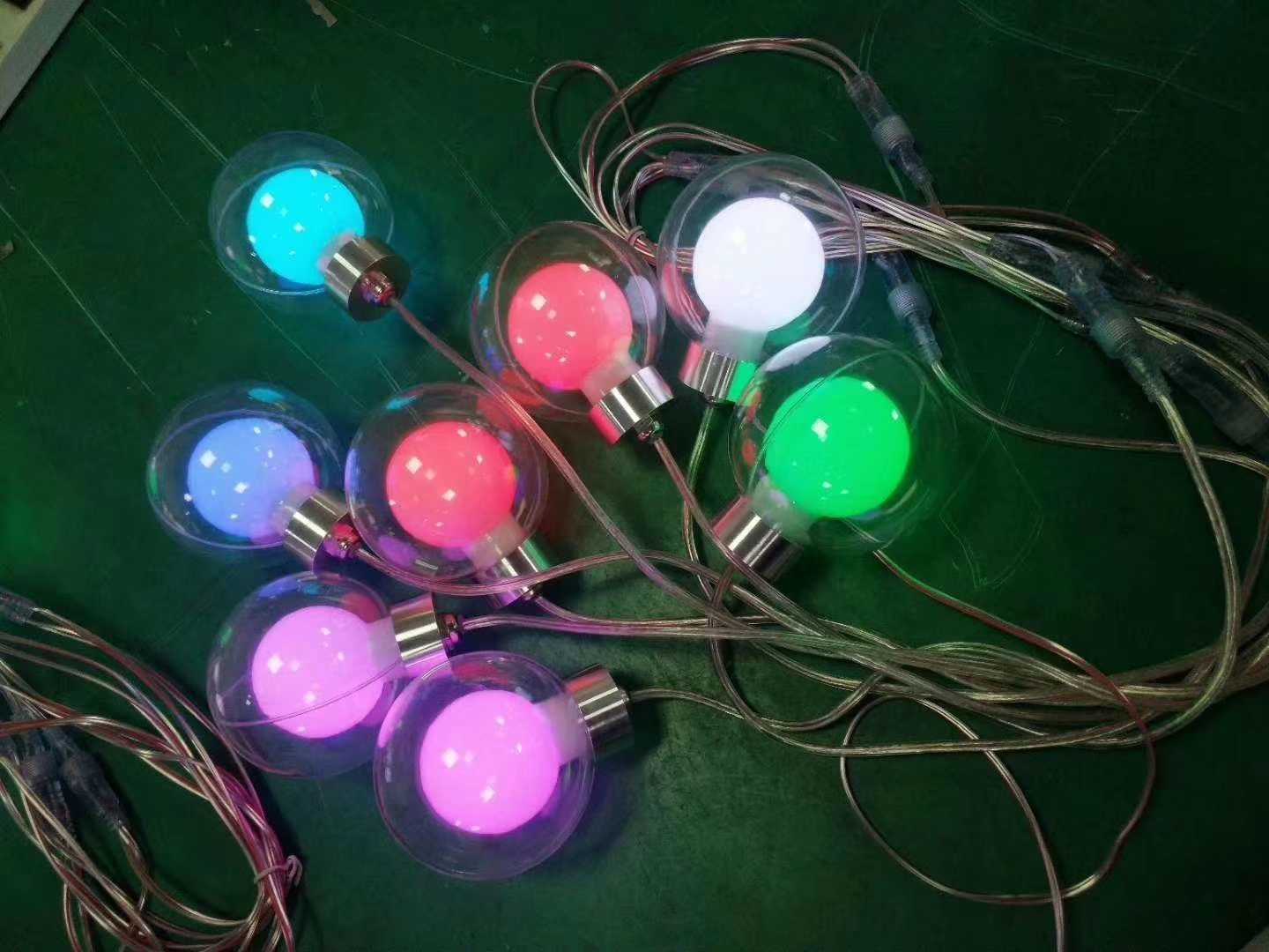 Wang Hua's 8 hanging lanterns hit the ball