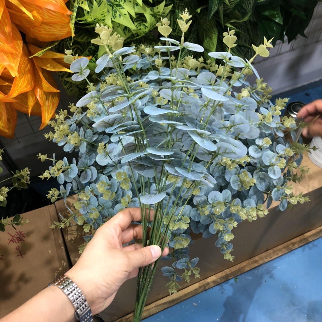 Artificial eucalyptus, plastic eucalyptus, artificial eucalyptus, artificial flowers, artificial flowers, wedding eucalyptus decoration details Picture