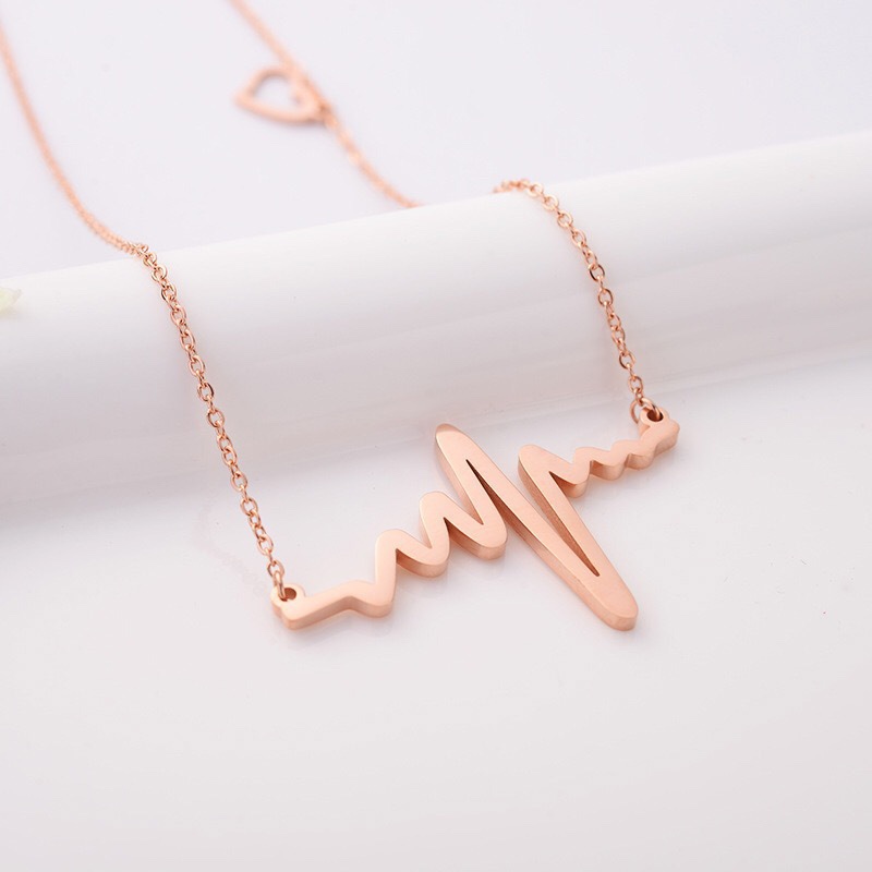 爆款四叶草吊坠项链 天鹅钢态短款锁骨链 玫瑰金女士项链饰品批发产品图