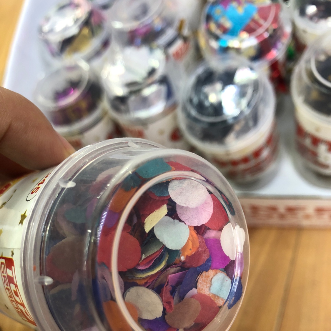 节日小喷筒 掌型 迷你彩条 生日派对 儿童聚会，学生party 推推乐详情图6