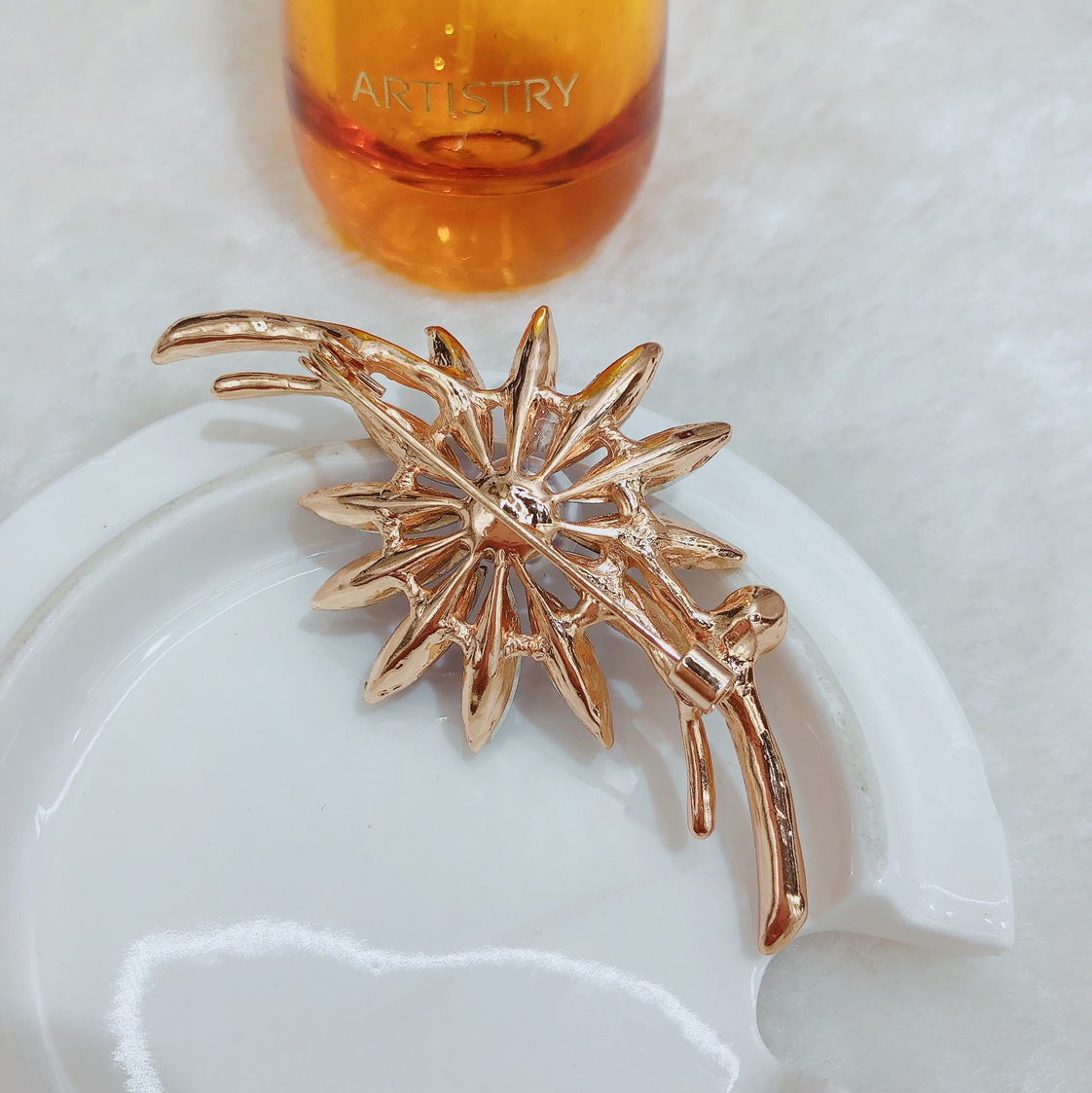 Best-selling high-end glass brooch, women's corsage, anti-glare pin, sweater, coat, clothing decoration, cardigan, elegant - Yingying -0224 details Picture