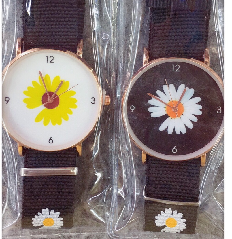 Cloth strap fashion watch 2020 Trendy product