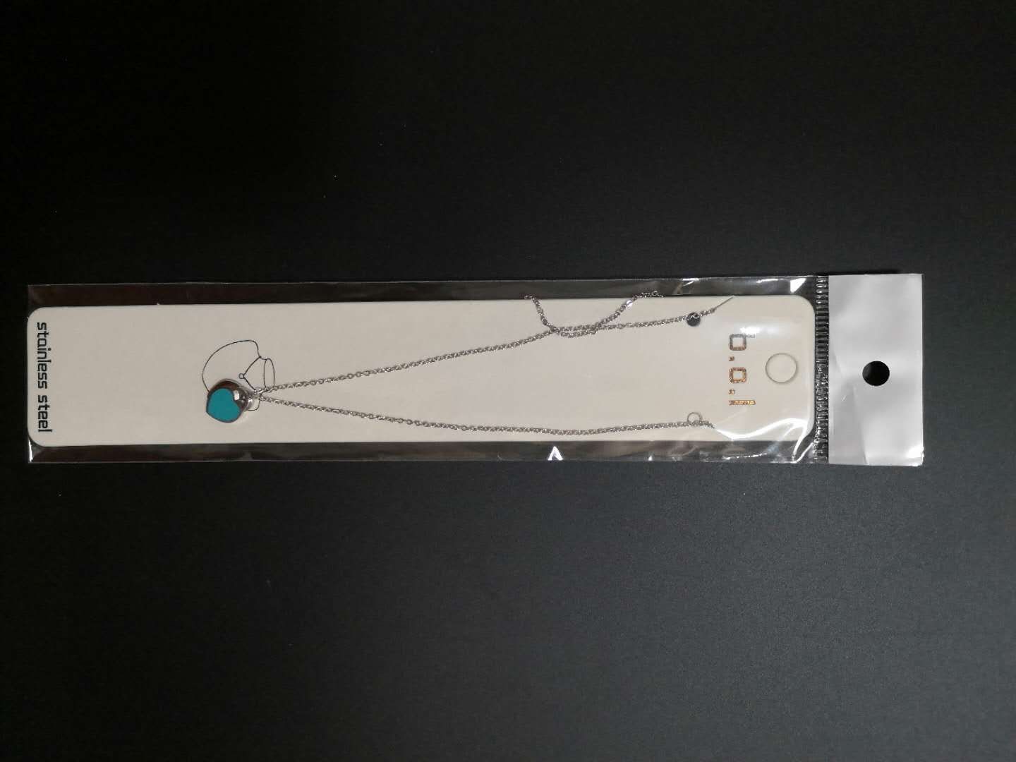 Meiduo titanium steel necklaces come in 11 different styles. Please refer to the pictures for reference. There are more actual varieties undefined