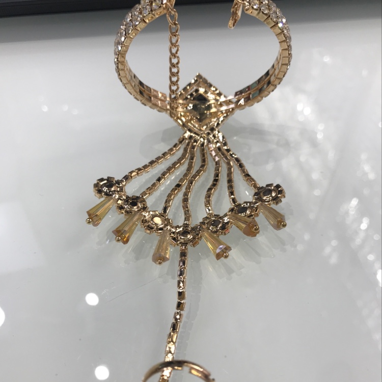 新款镀金手背链仿黄金手链镀金手背链结婚新娘女花手链加戒指细节图