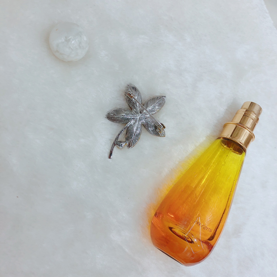 High-end rhinestone brooches, women's corsages, cat's eye stones, anti-glare pins, sweaters, coats, clothing decorations, cardigans, and elegant details Picture