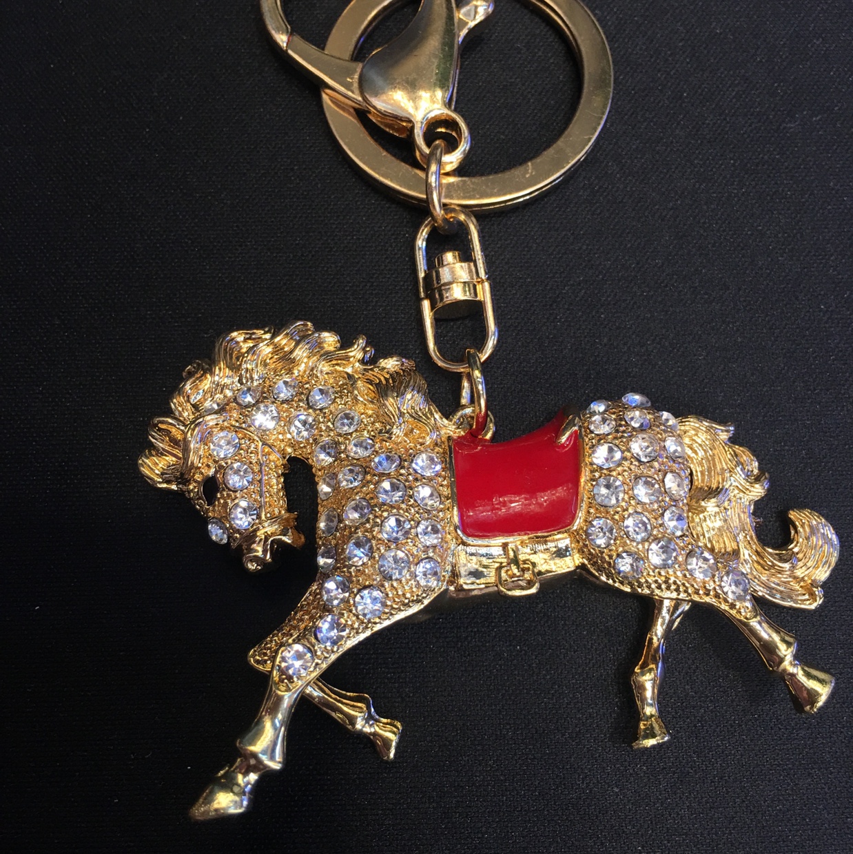 A horse with an alloy diamond key chain thumbnail