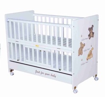 TM716
实木婴儿床欧式松木环保漆儿童床白色出口多功能宝宝床