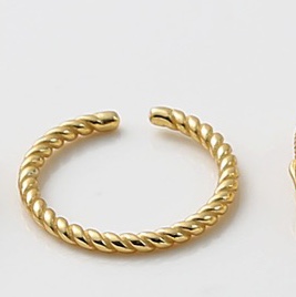 Twisted thread ring