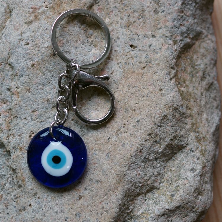 Blue eye keychain, glass handcrafted pendant, evil eye jewelry. We accept foreign trade orders but do not sell