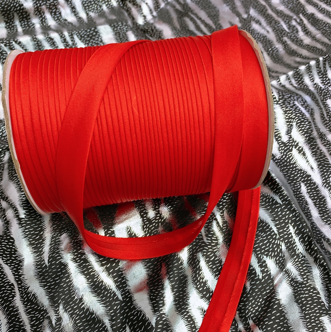 各种颜色包边条