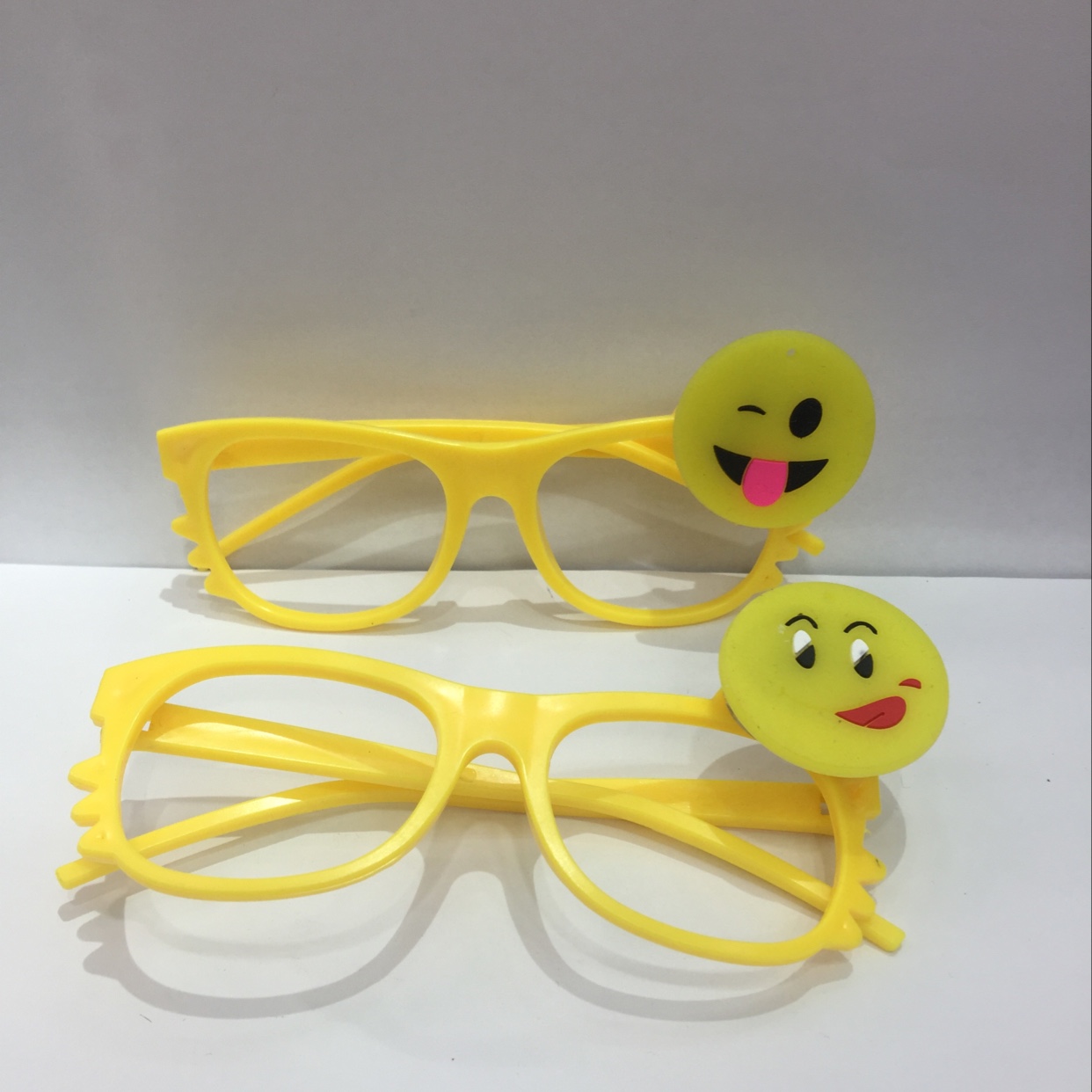 表情发光眼镜产品图