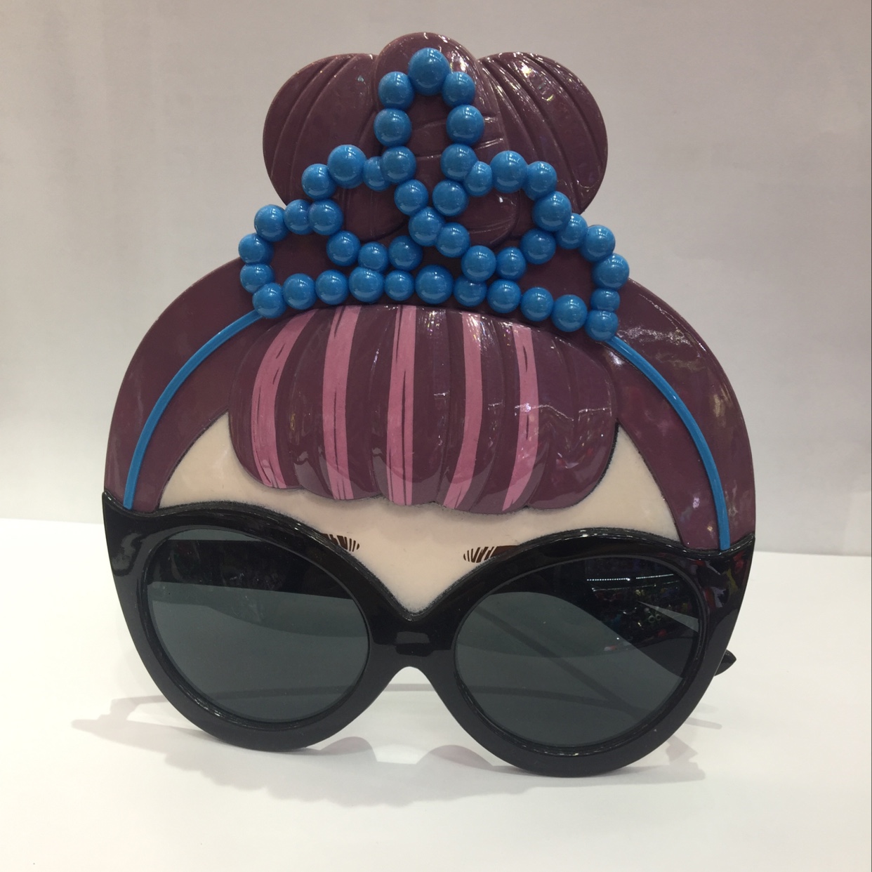 Pearl Girl glasses thumbnail
