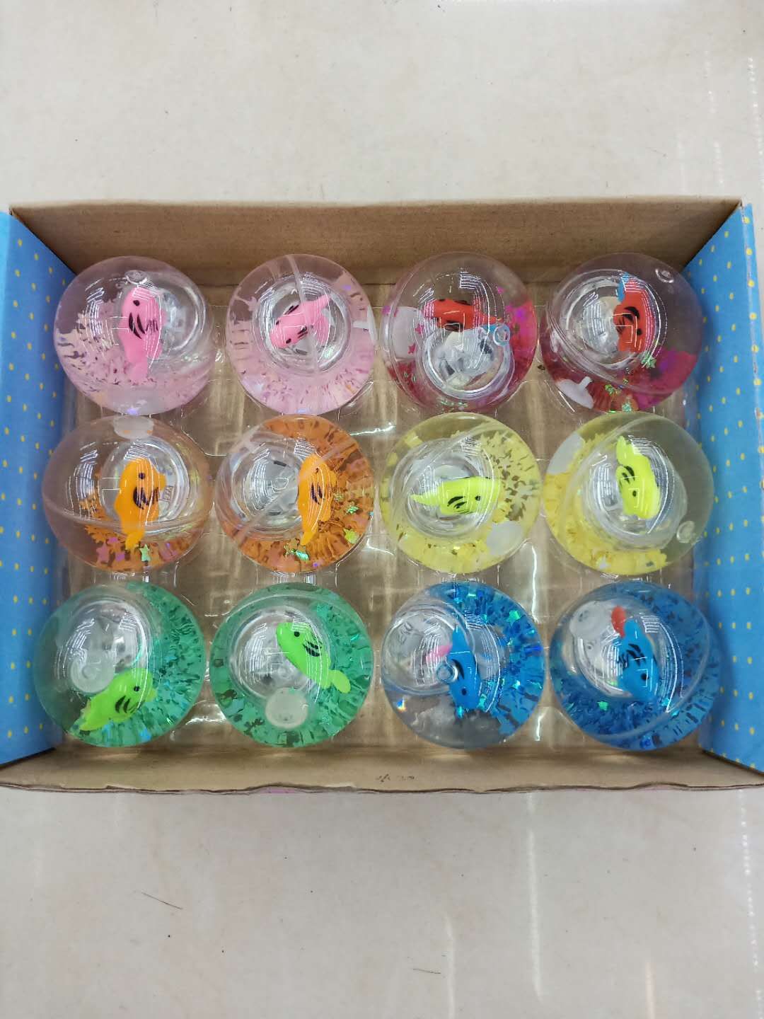 厂家直销弹力球水球5.5卡通灯鱼水球带灯01详情2