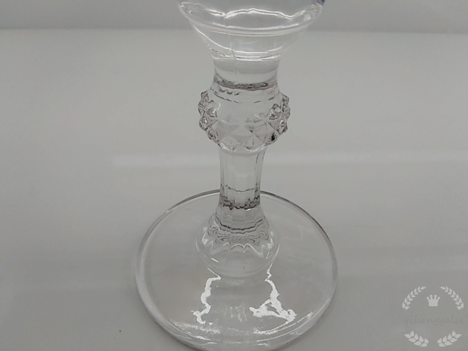 Factory direct sales of conical red wine and spirits tall glass 197-3 Application Scenario