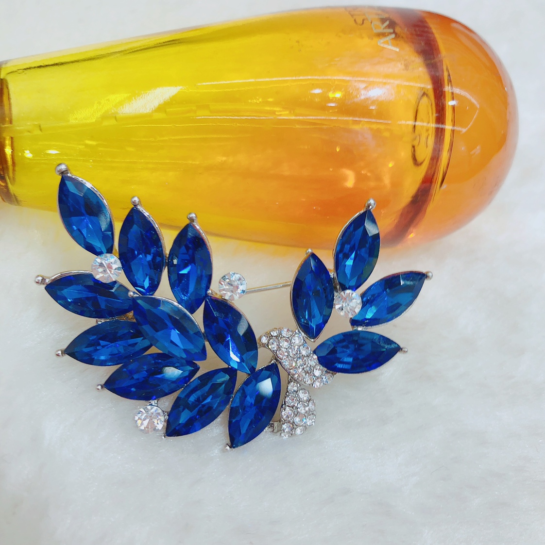 Manufacturers direct Korean version of shining large glass brooch brooch thumbnail