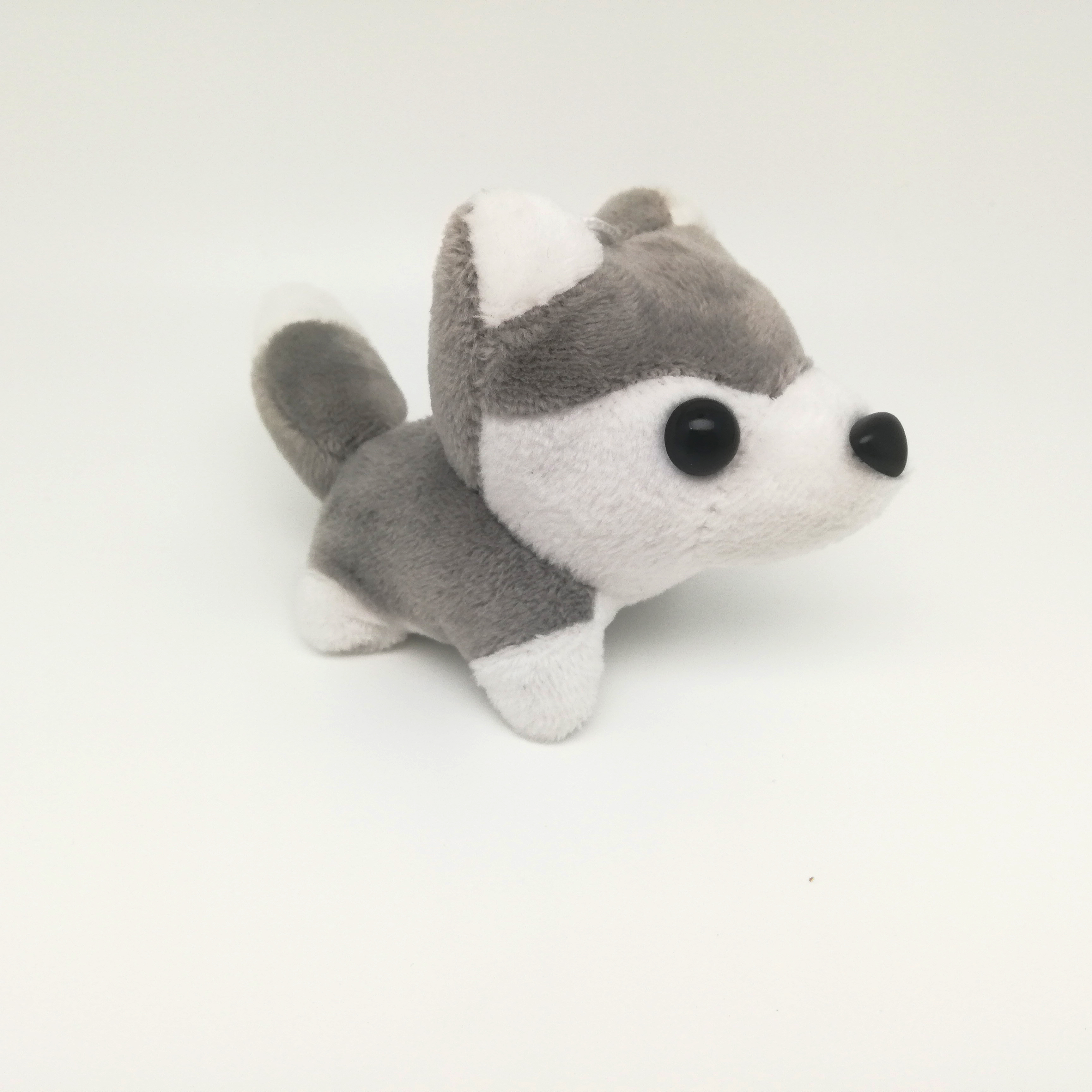Cute plush husky pendants, car keychains, backpack decorations, wedding scattering gifts, clothing accessories, dolls detail image 6
