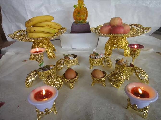 The Base Of The Painted Shortening Is Dedicated To The Lamp Holder Of The Candle details Picture