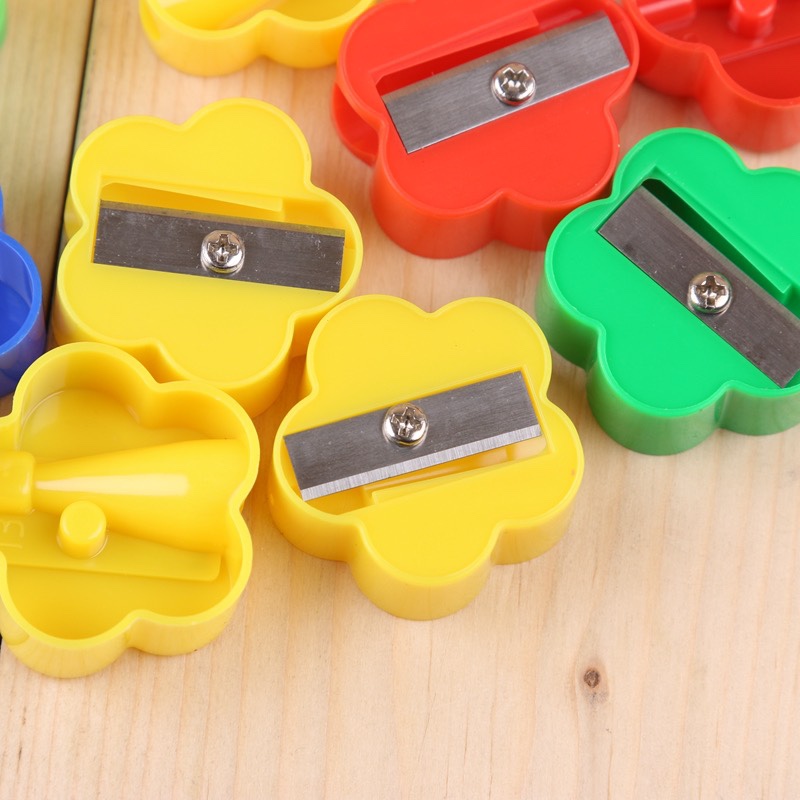 Plum blossom pvc bucket pencil sharpener Application Scenario